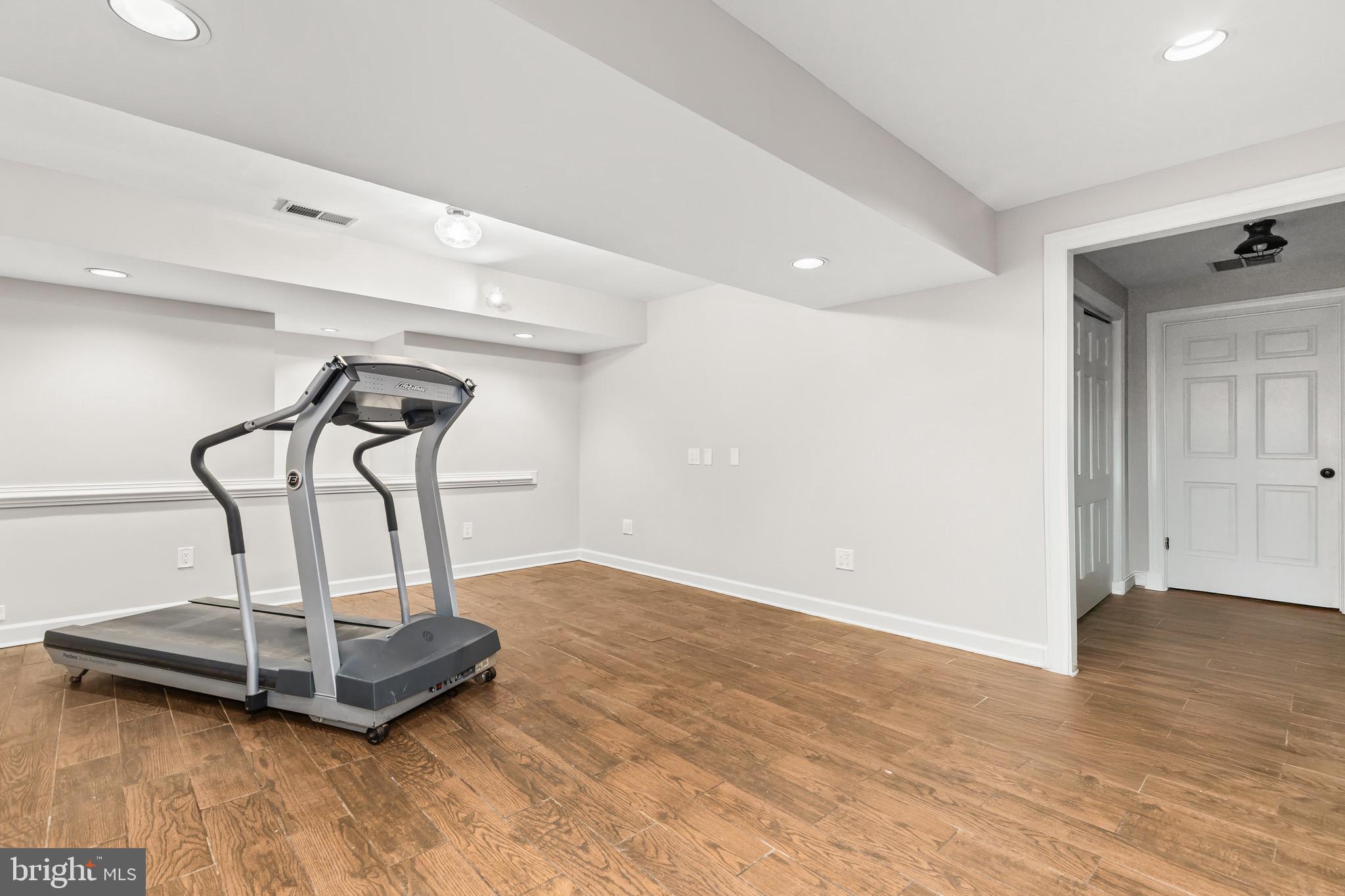 QUAKER HILL - Residential