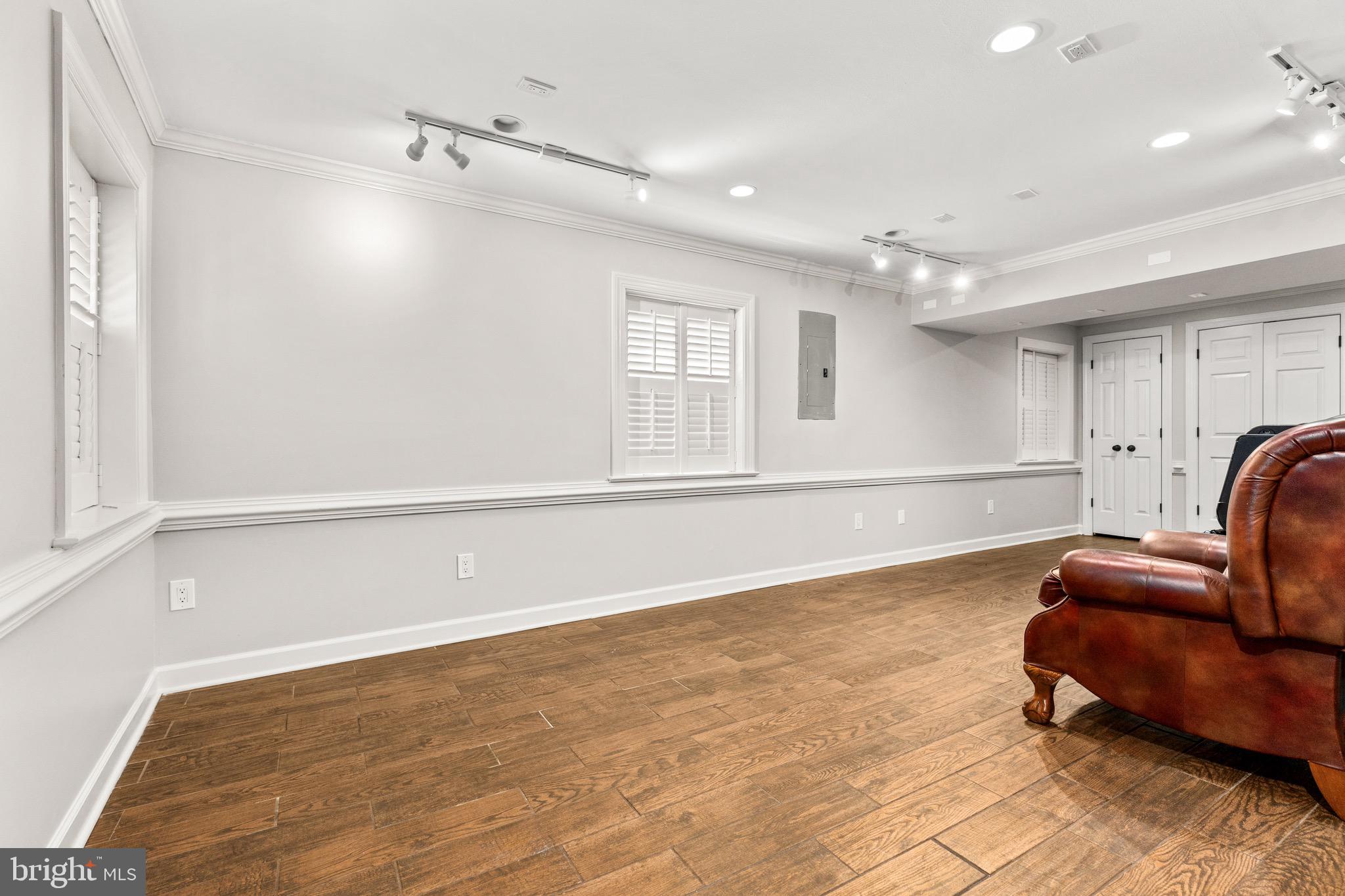 QUAKER HILL - Residential