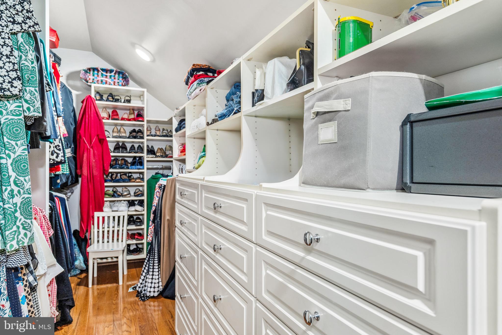 QUAKER HILL - Residential