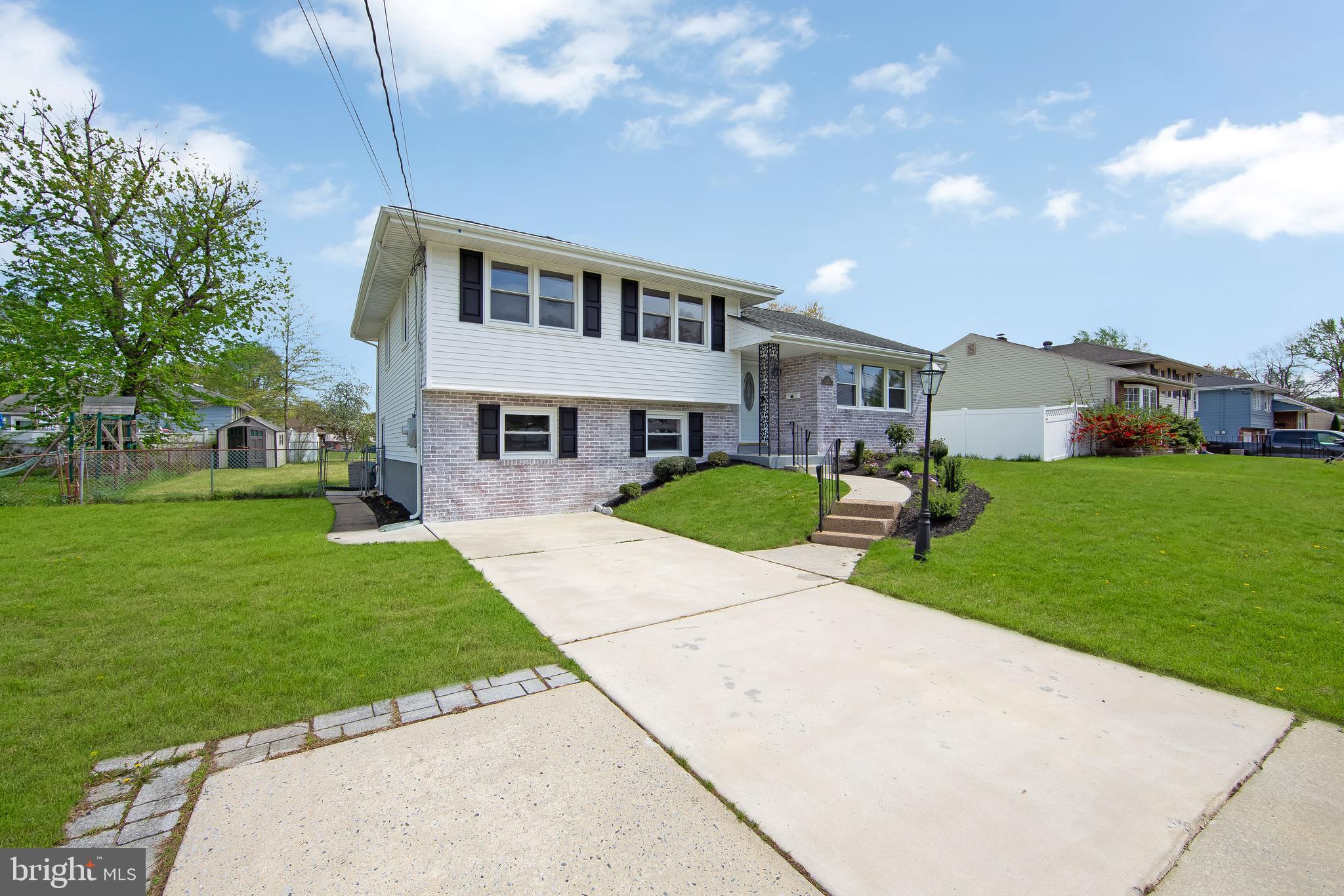 523 DOUGLAS DRIVE