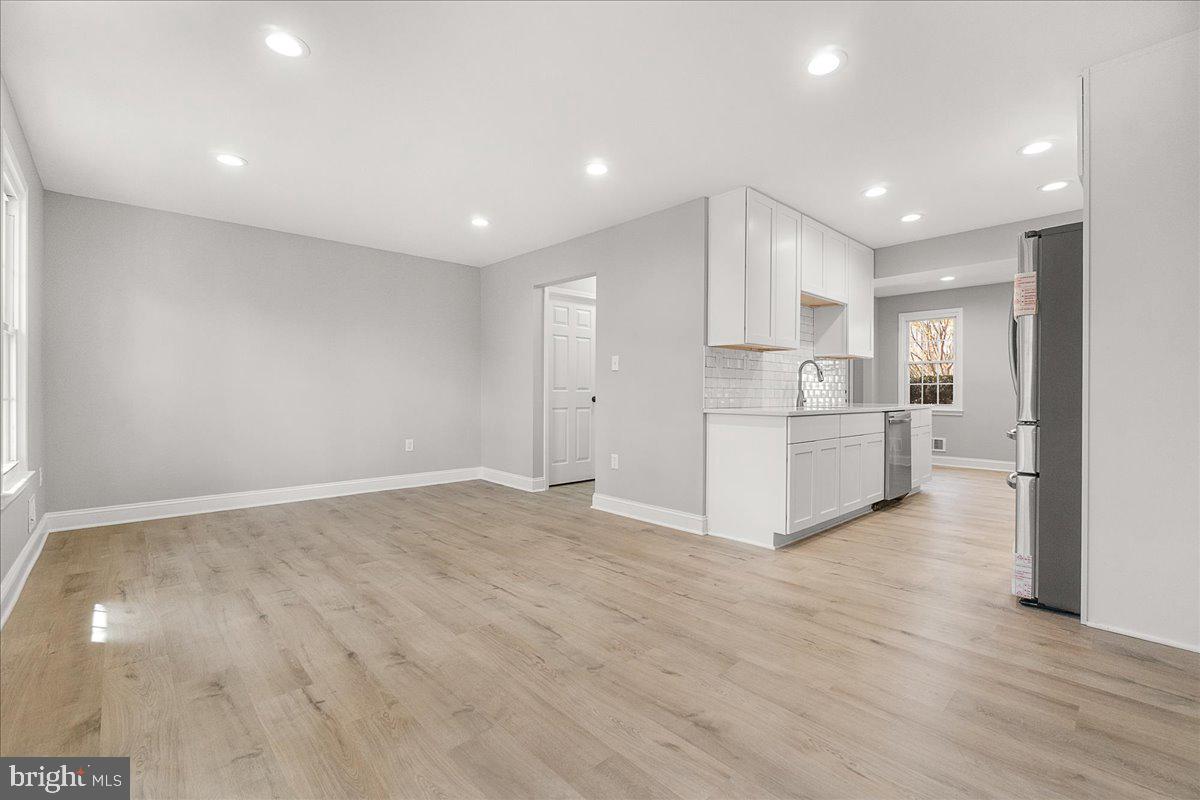 SHADY GROVE VILLAGE - Residential