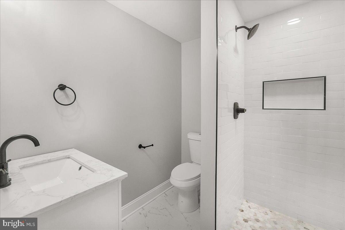 SHADY GROVE VILLAGE - Residential