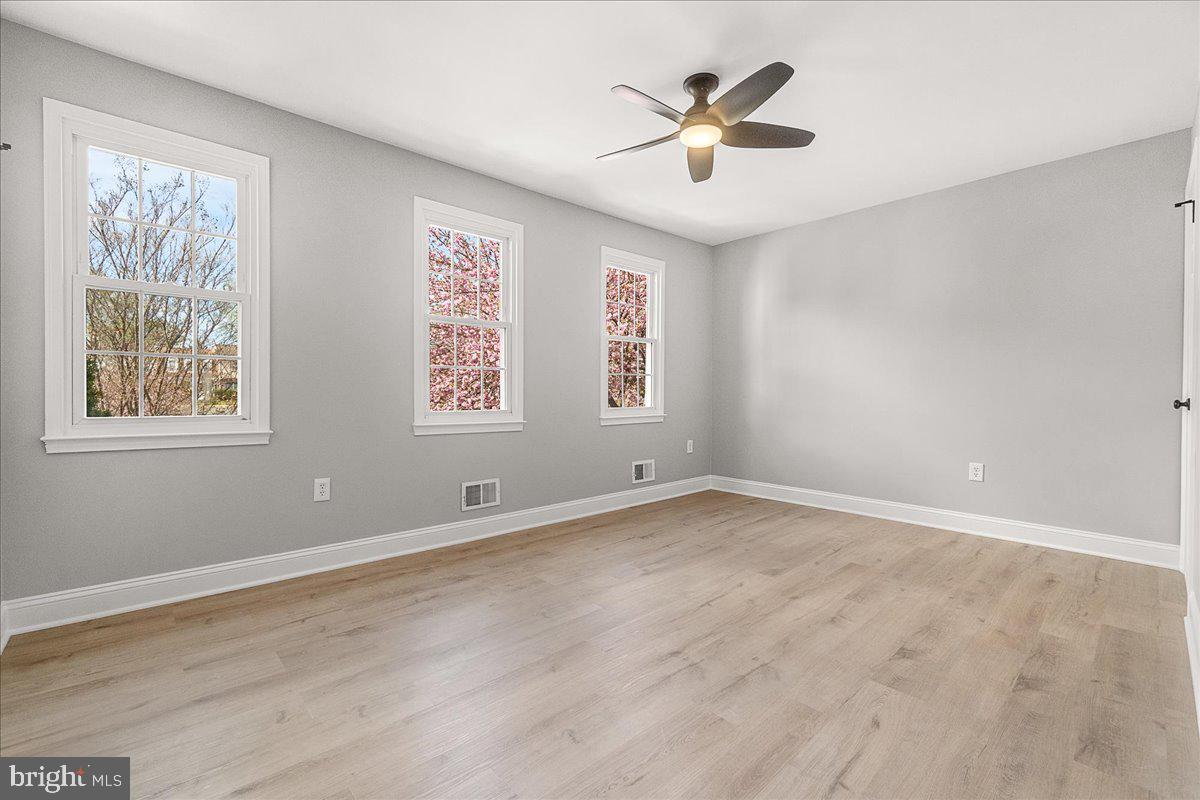 SHADY GROVE VILLAGE - Residential