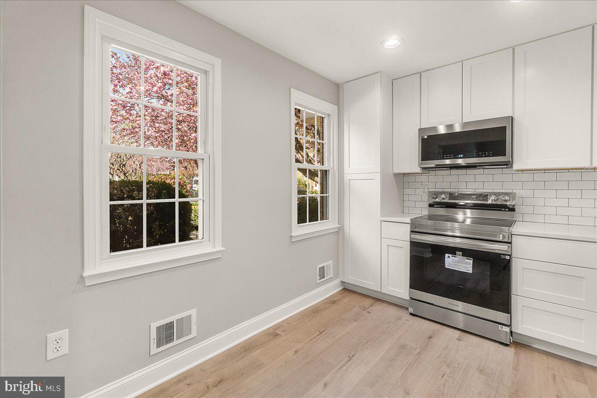 SHADY GROVE VILLAGE - Residential