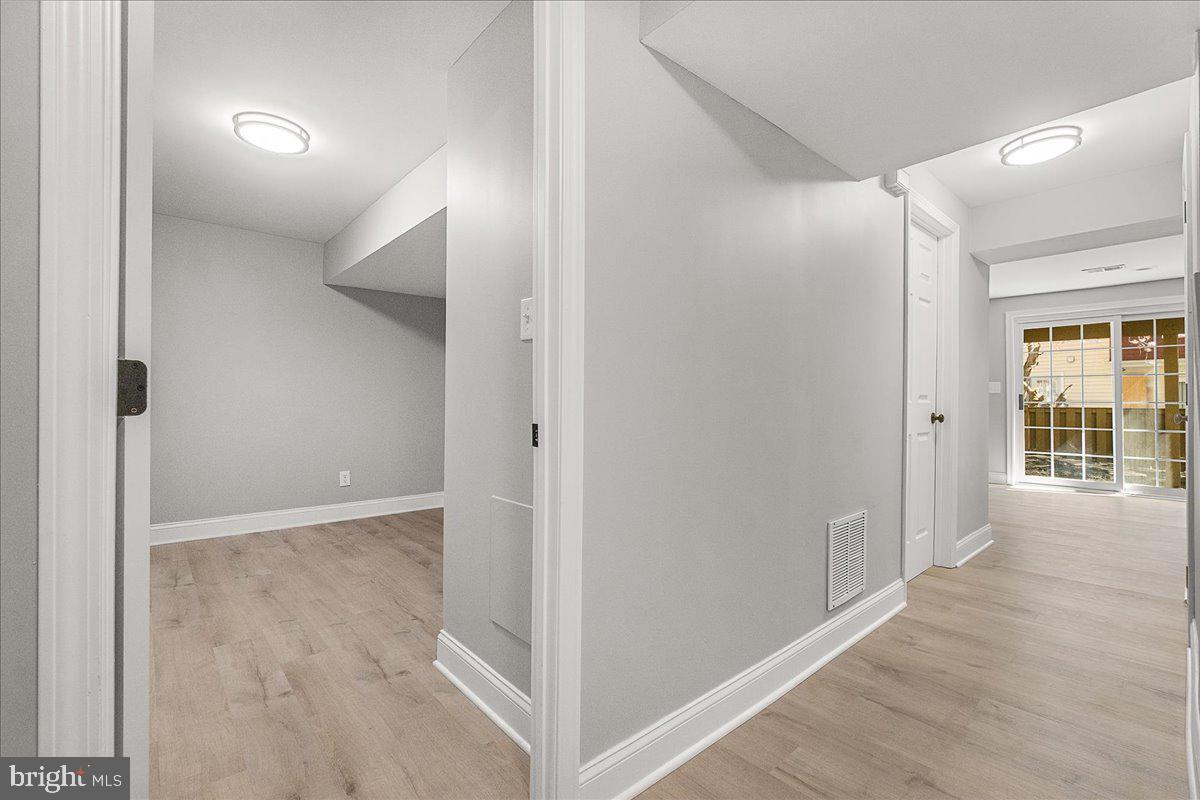 SHADY GROVE VILLAGE - Residential