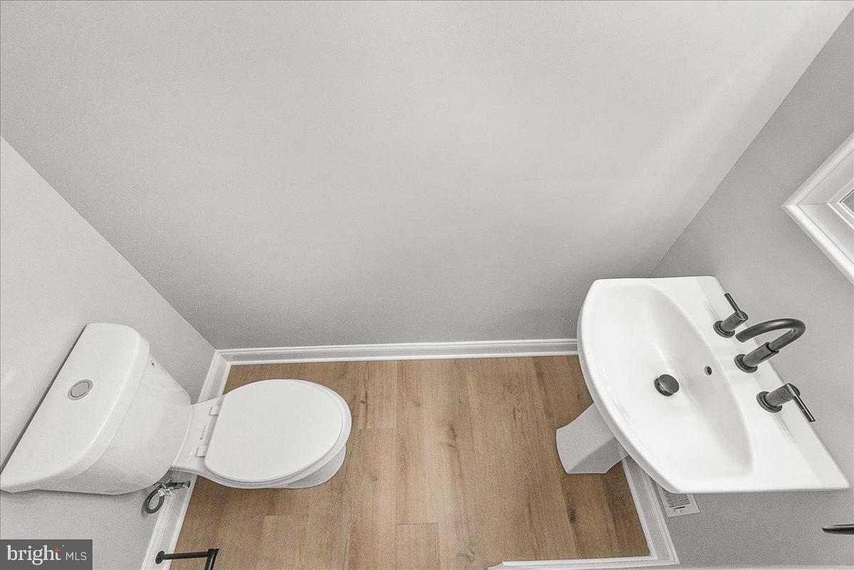 SHADY GROVE VILLAGE - Residential