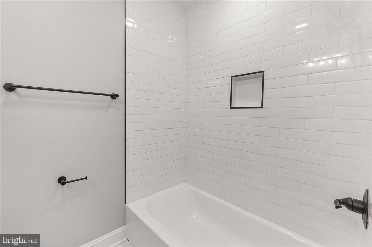 SHADY GROVE VILLAGE - Residential