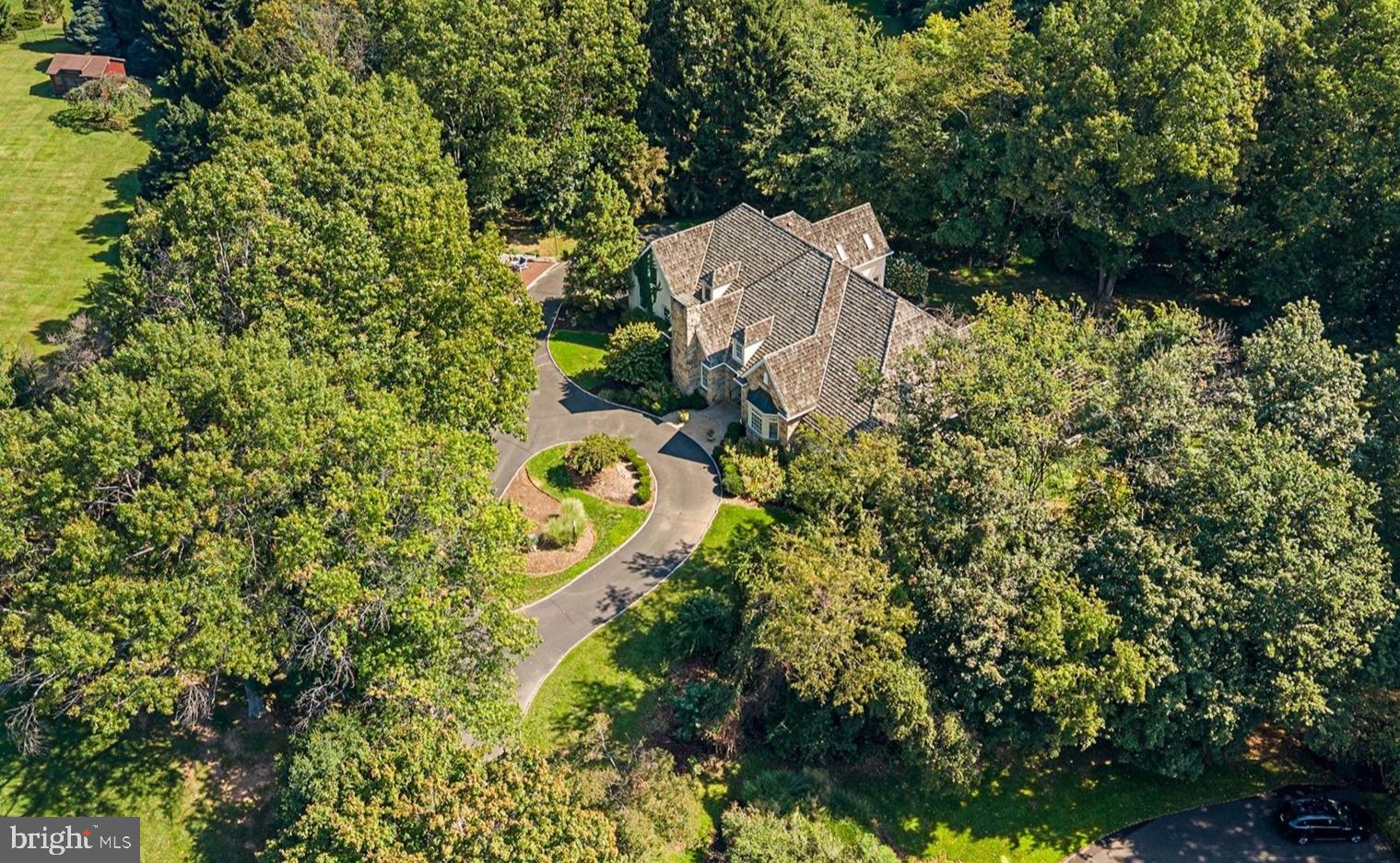 5 MERCER GATE DRIVE