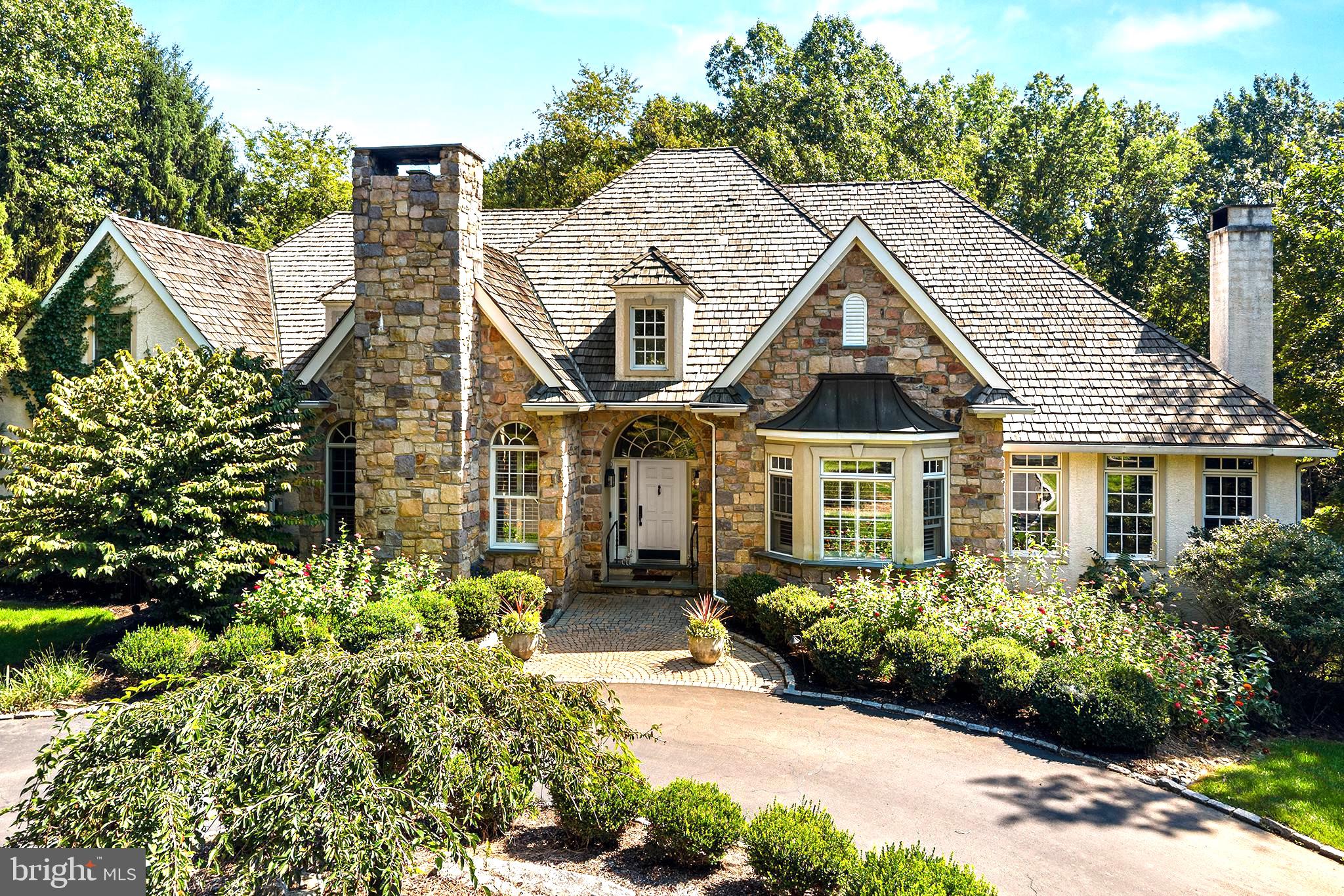5 MERCER GATE DRIVE