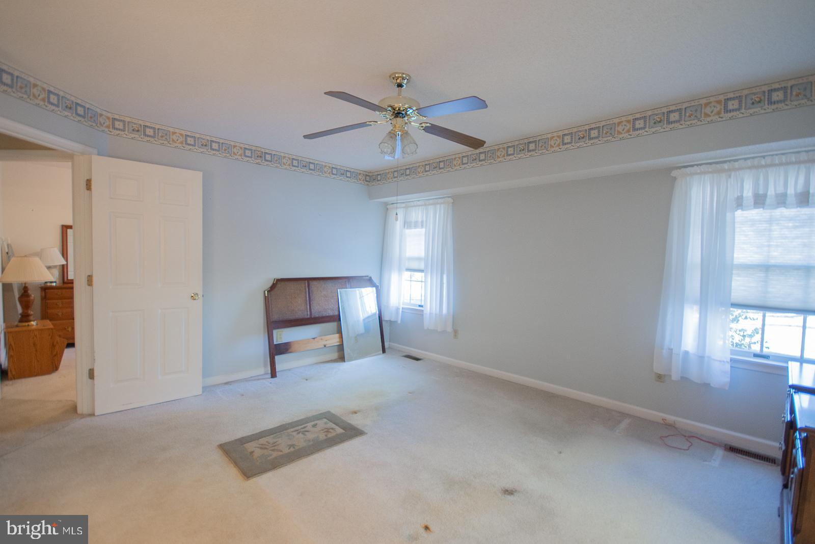 FOXCREST MANOR - Residential