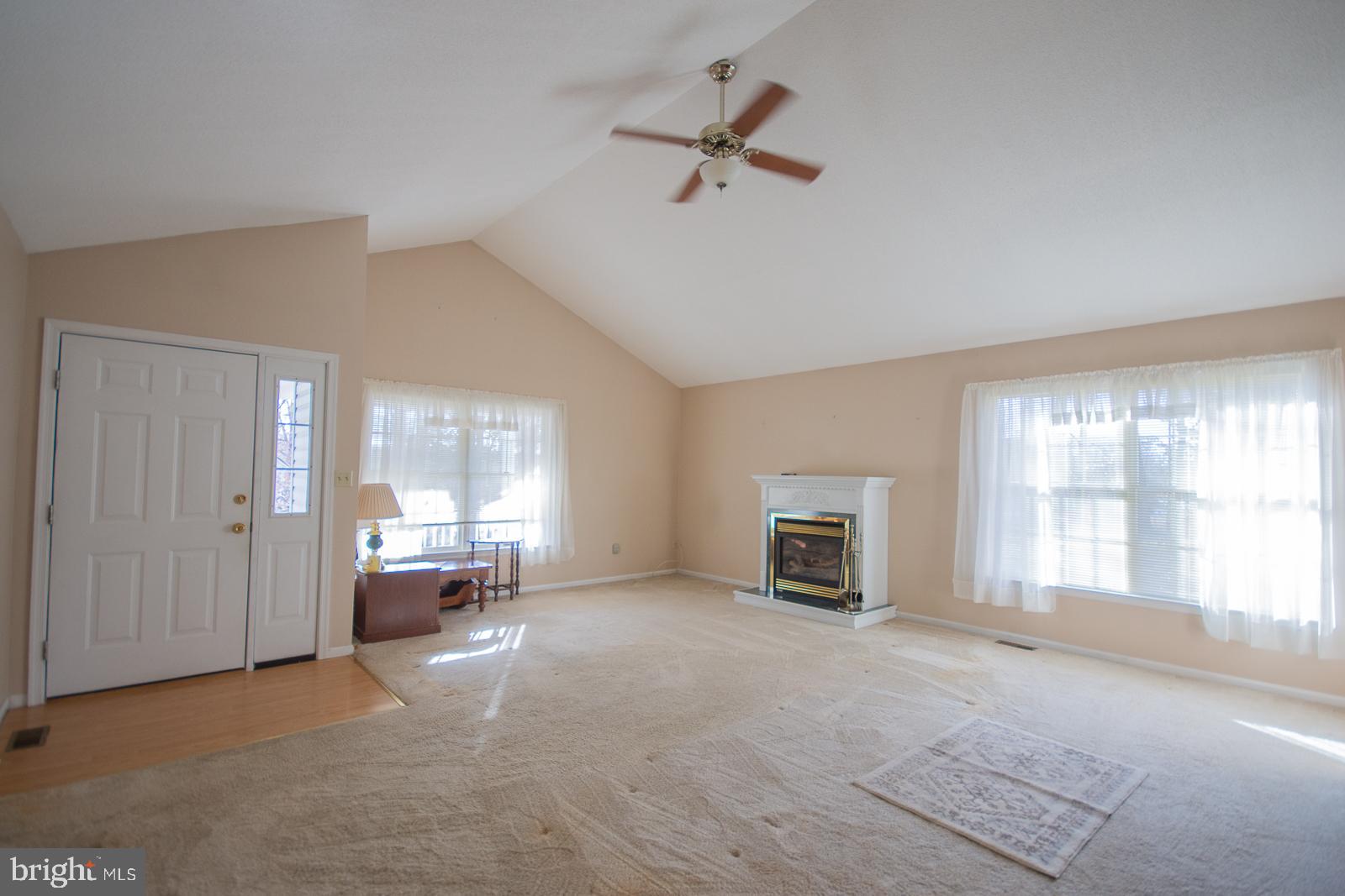 FOXCREST MANOR - Residential