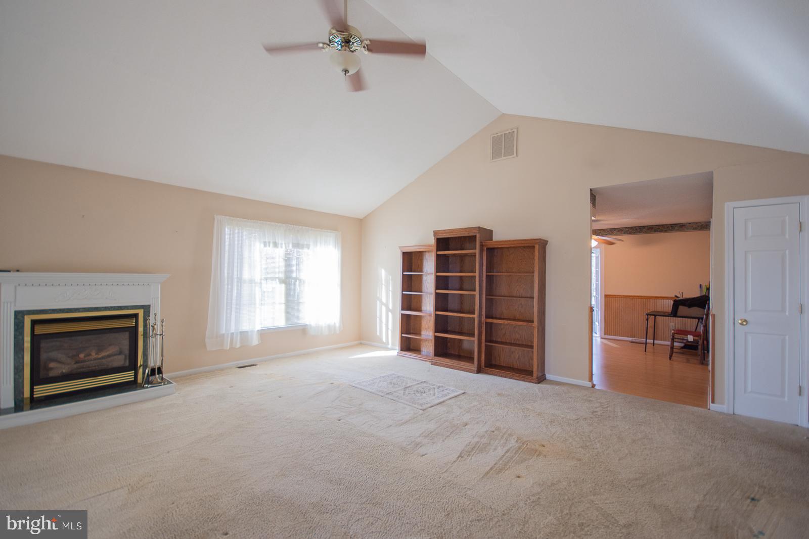 FOXCREST MANOR - Residential