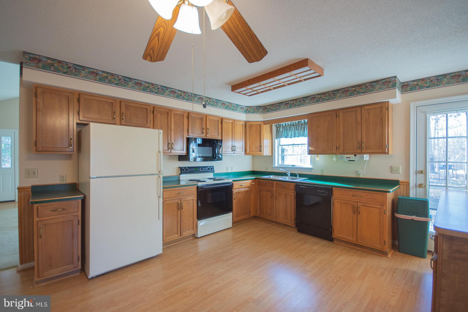 FOXCREST MANOR - Residential