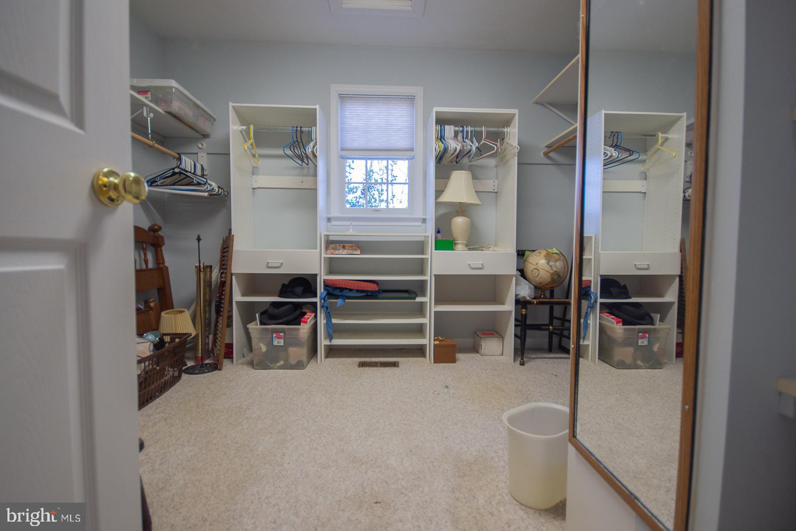 FOXCREST MANOR - Residential