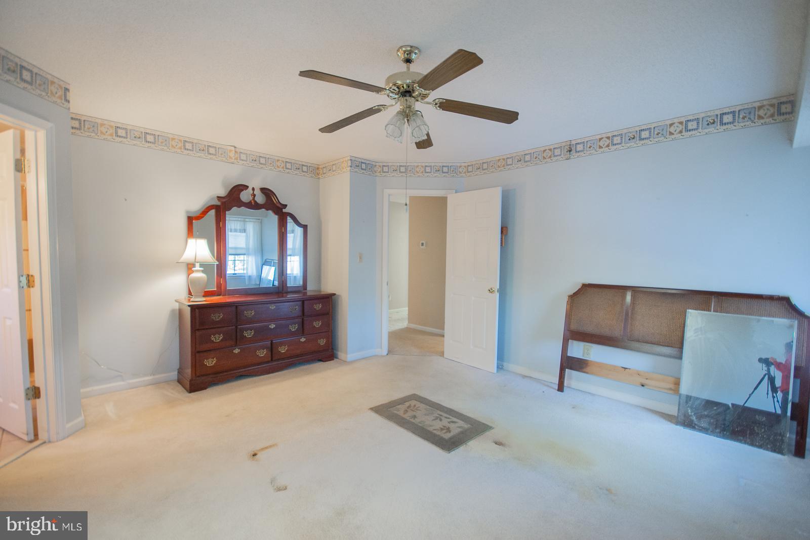 FOXCREST MANOR - Residential