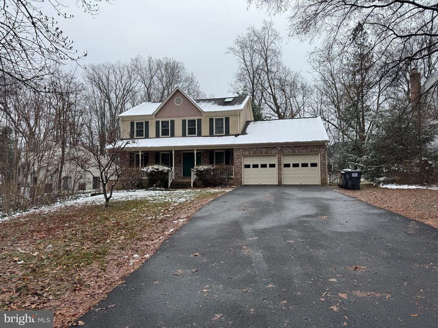 Welcome to 1119 Richmond Drive, available for rent in the Aquia Harbour community of Stafford County! This bright and comfortable home offers a spacious main level with an open living and dining area, plus a kitchen featuring stainless steel appliances and plenty of cabinet space.

You’ll enjoy peace of mind with a new HVAC system and hot water heater installed this year. Upstairs, the home provides generously sized bedrooms with excellent natural light. The lower level offers flexible space perfect for a rec room, home office, or play area, along with a walk-out to the backyard.

Conveniently located near shopping, dining, commuter routes, Quantico, and local schools, this home delivers both comfort and convenience. 1119 Richmond Drive is move-in ready and waiting for its next tenants!