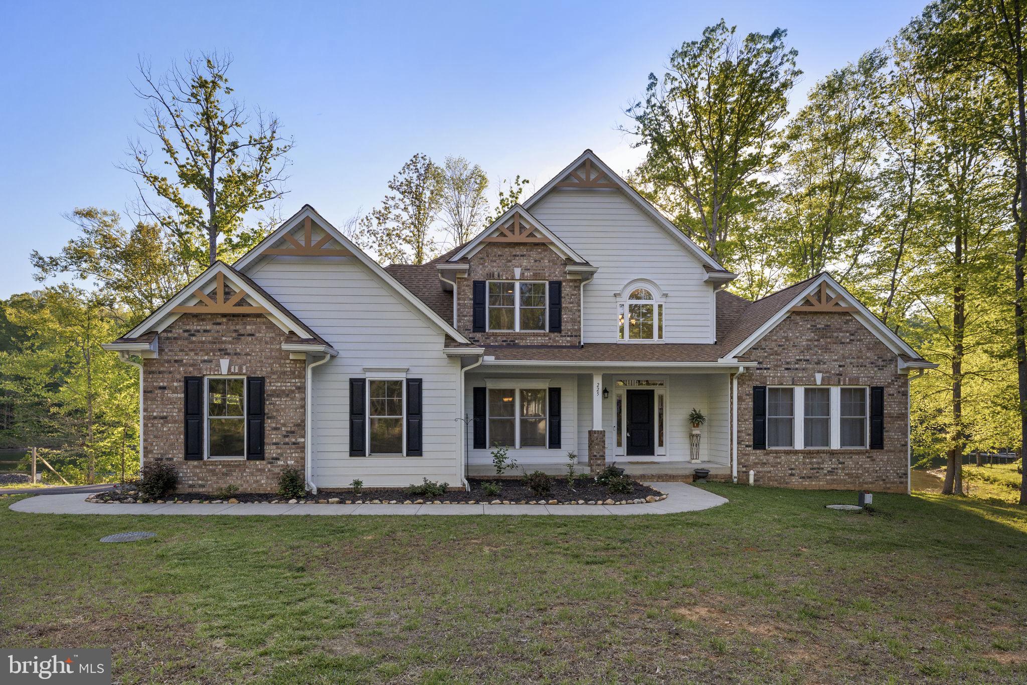 NOAH'S LANDING - Residential