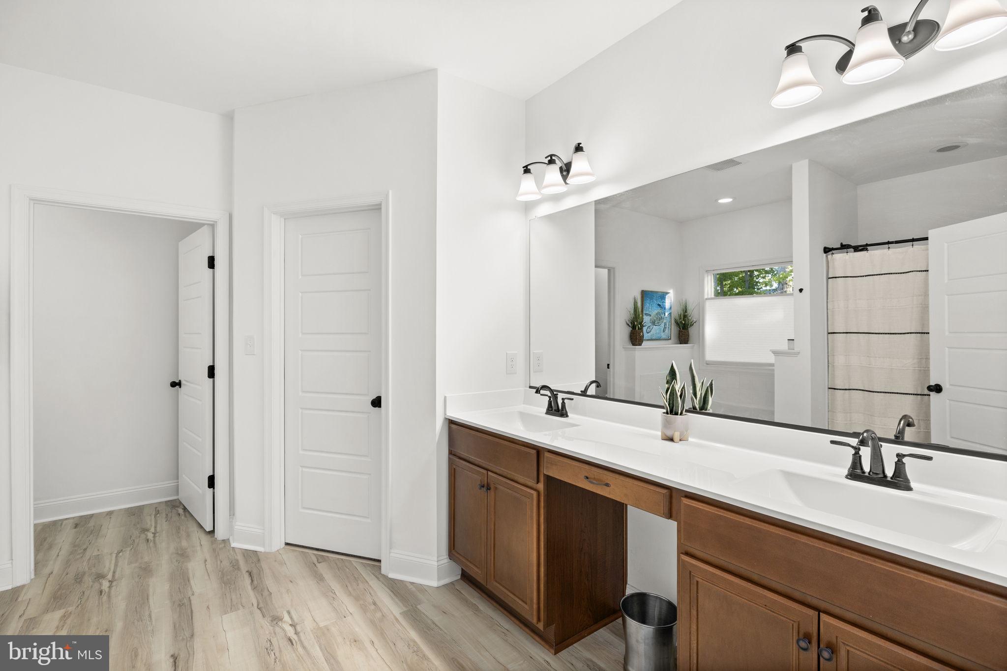 NOAH'S LANDING - Residential