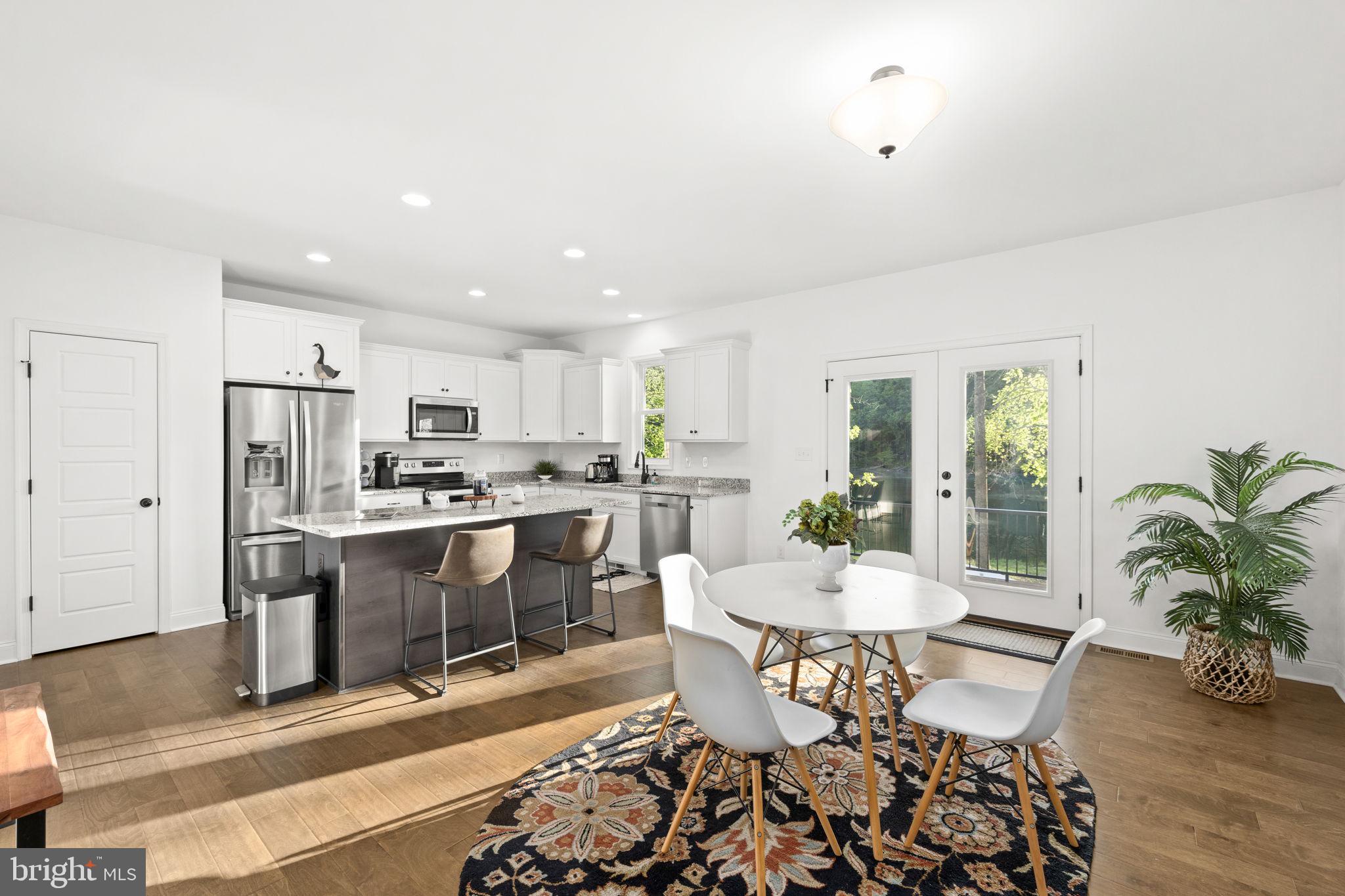 NOAH'S LANDING - Residential