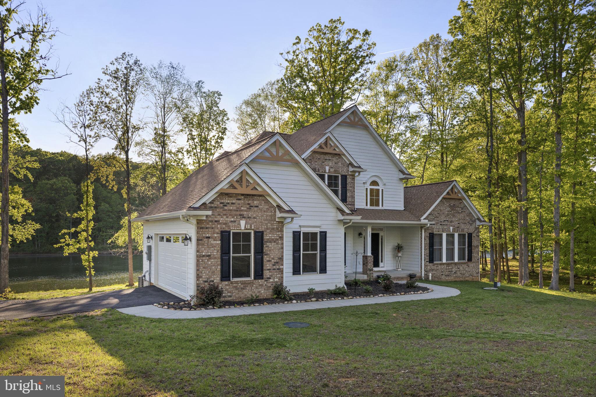 NOAH'S LANDING - Residential