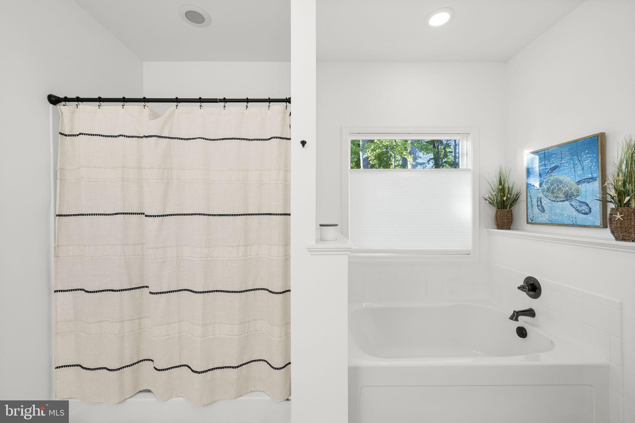 NOAH'S LANDING - Residential