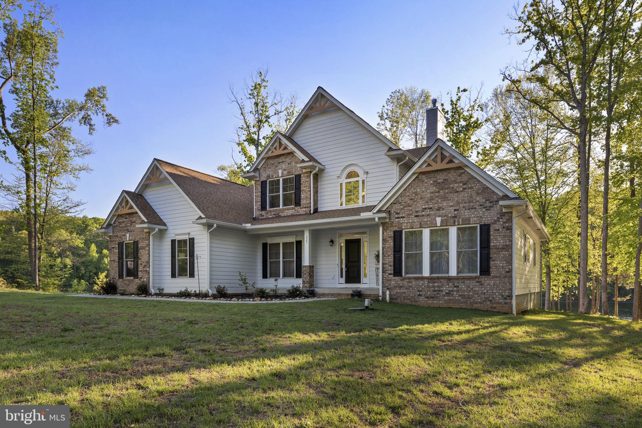 NOAH'S LANDING - Residential