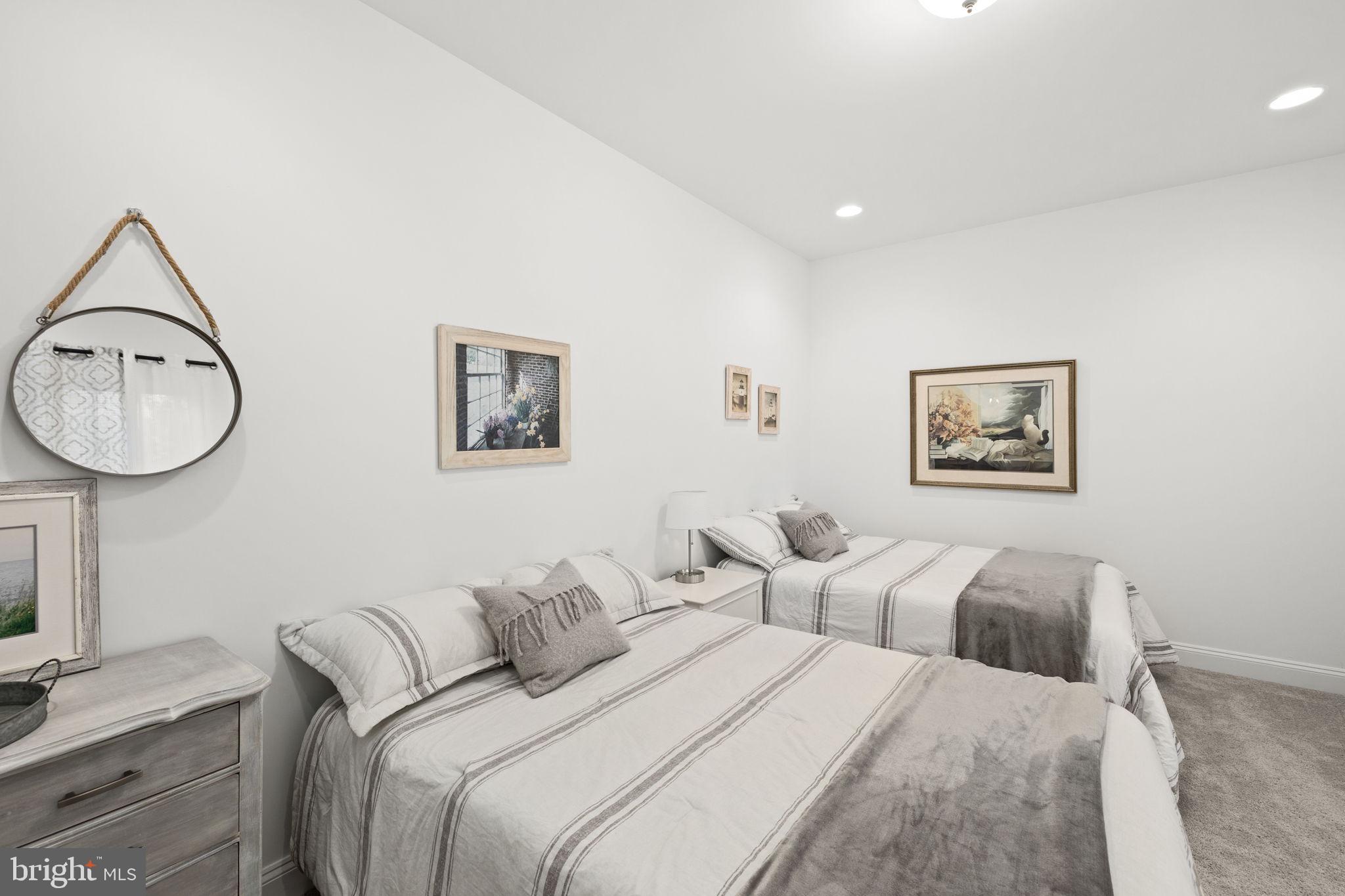 NOAH'S LANDING - Residential