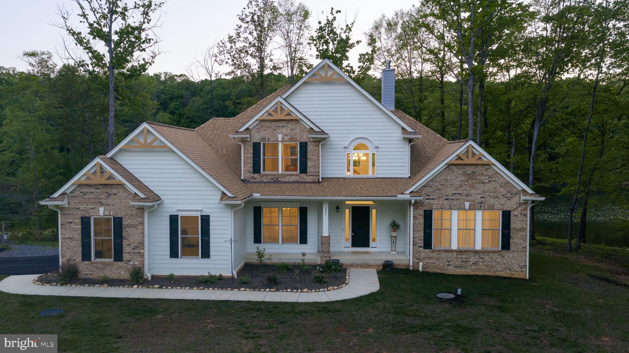 NOAH'S LANDING - Residential