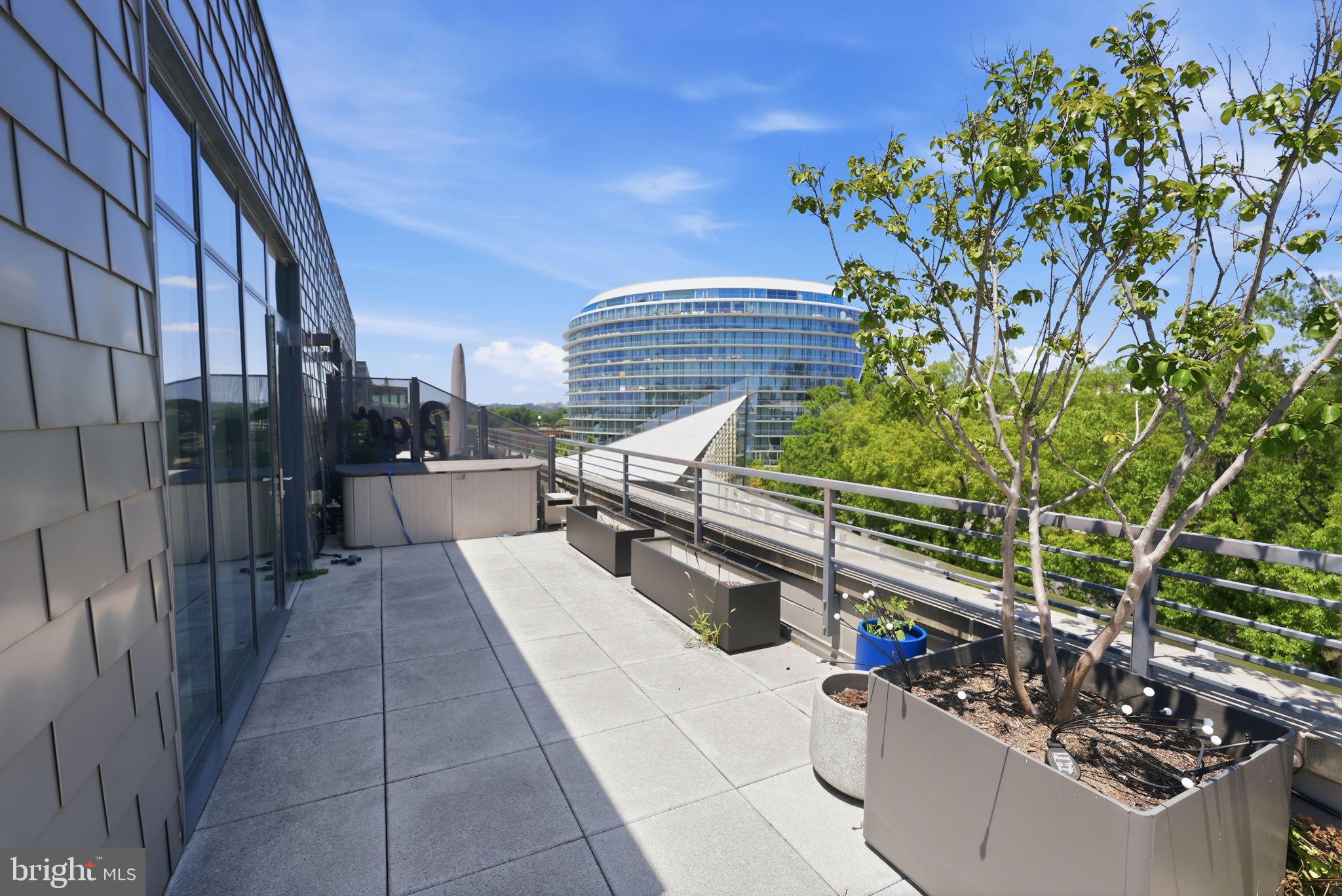 525 WATER STREET SW 428