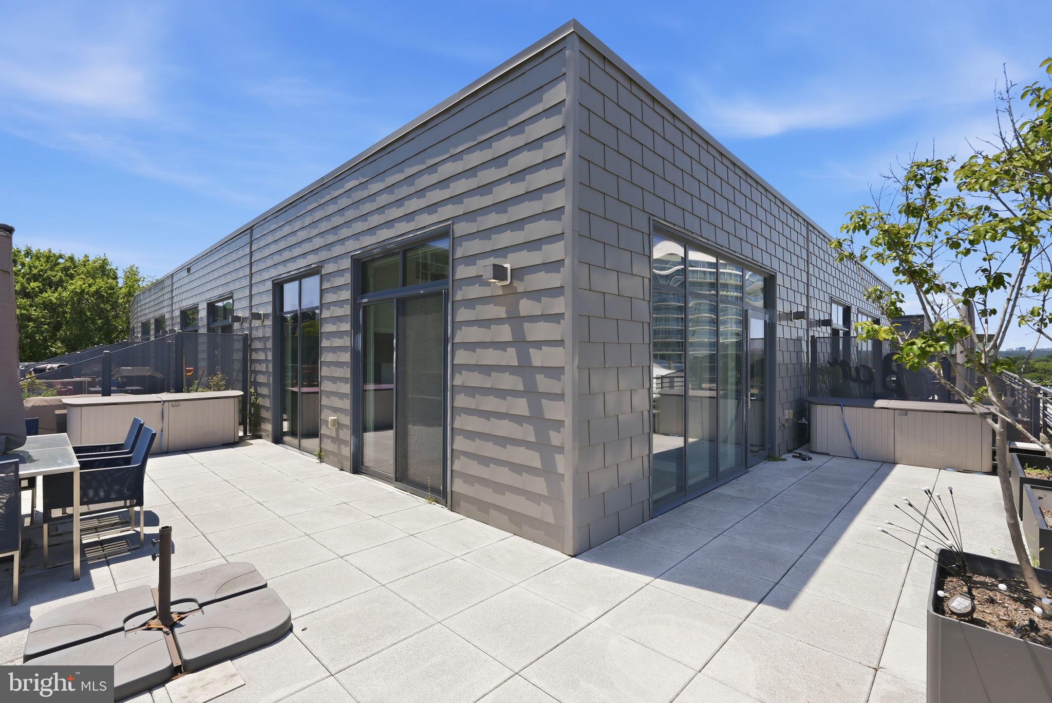 525 WATER STREET SW 428
