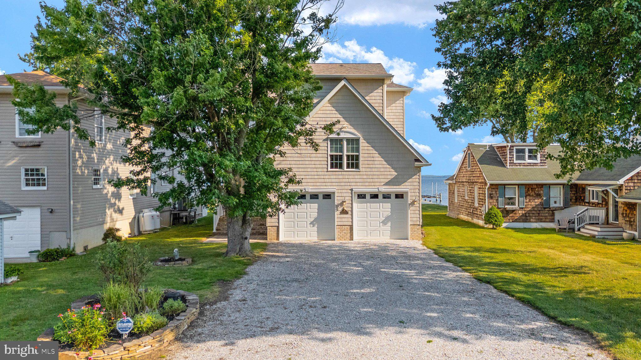 952 CHESTER RIVER DRIVE