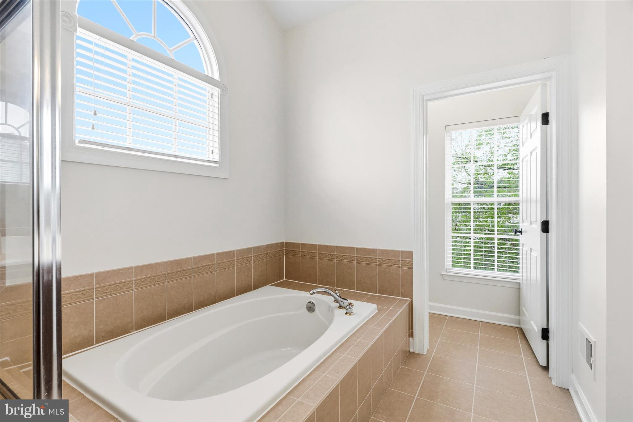 ADAMSTOWN COMMONS - Residential