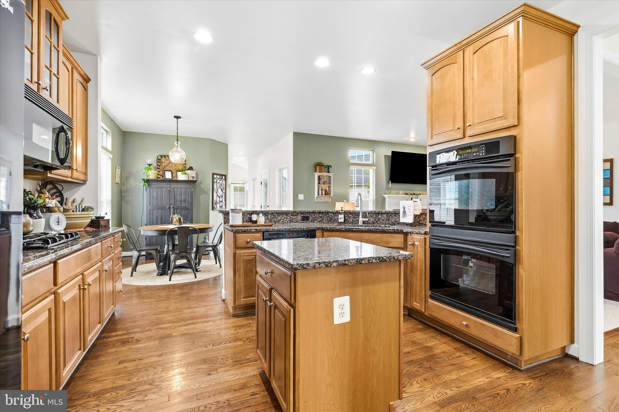 ADAMSTOWN COMMONS - Residential