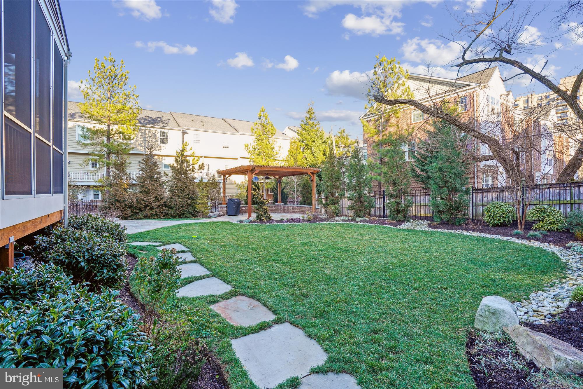 HUNTING CREEK - Residential