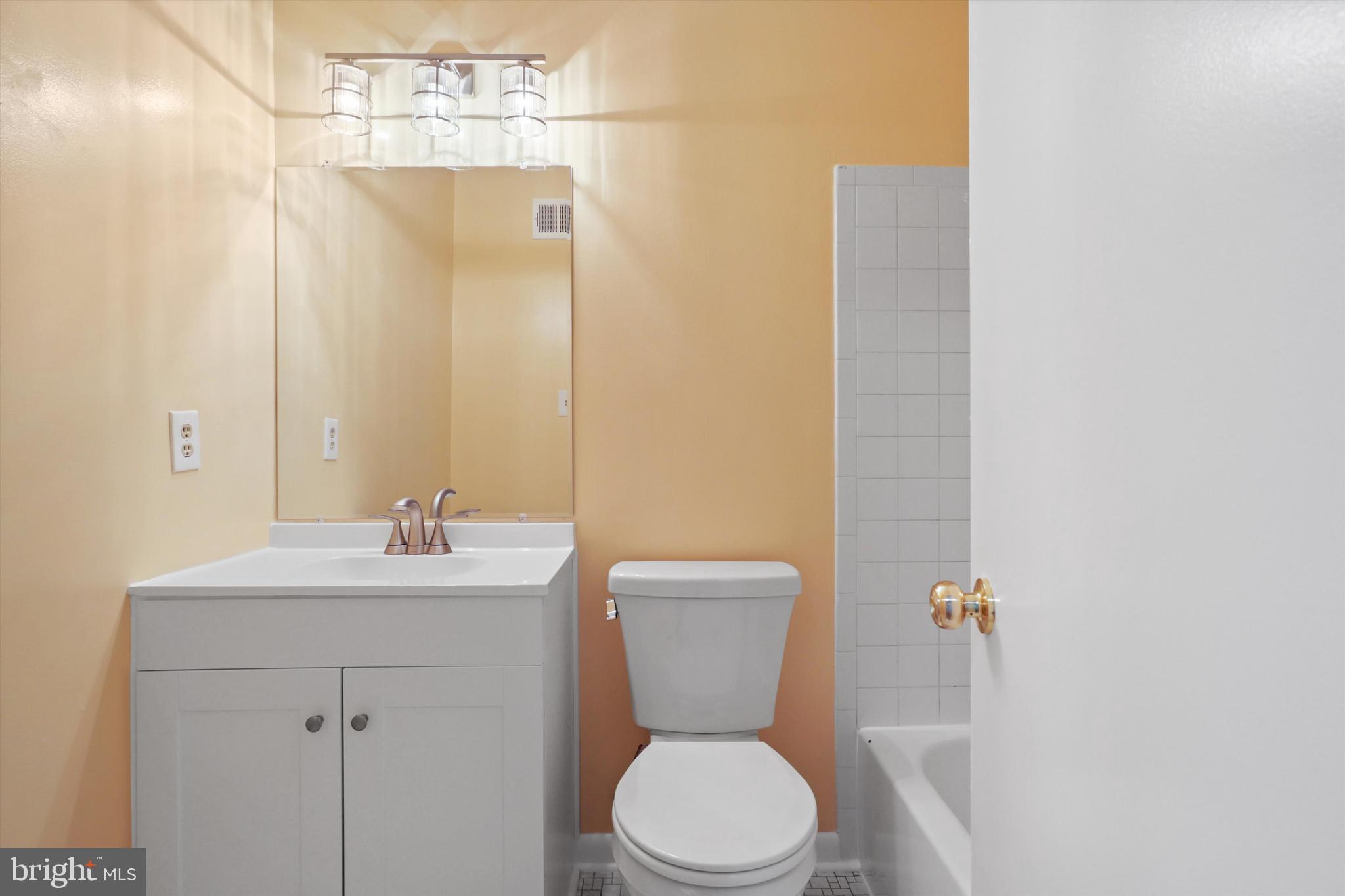 DALE CITY - Residential Lease