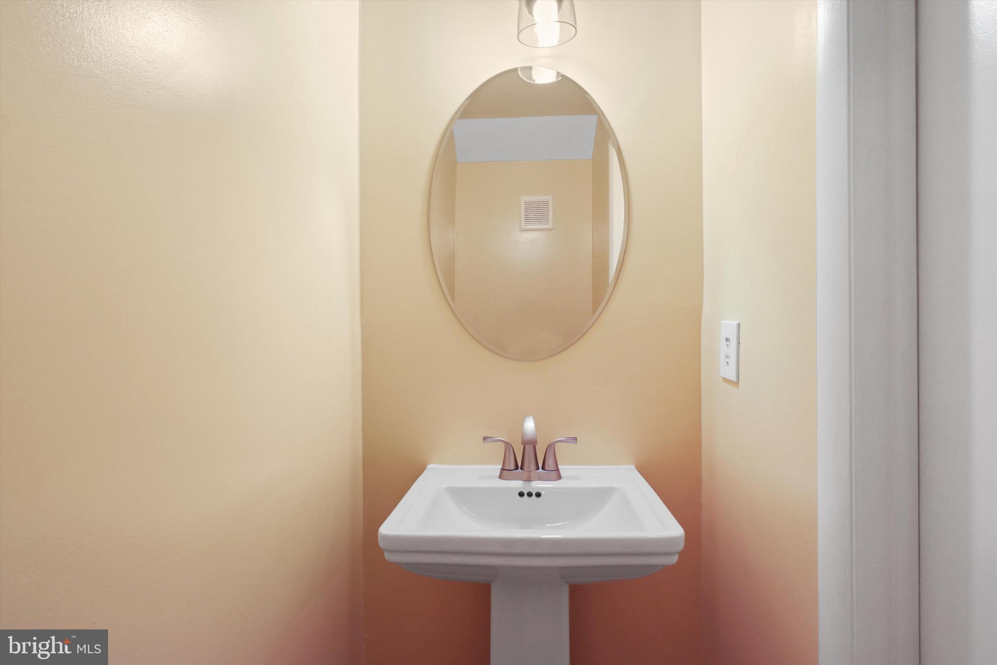 DALE CITY - Residential Lease