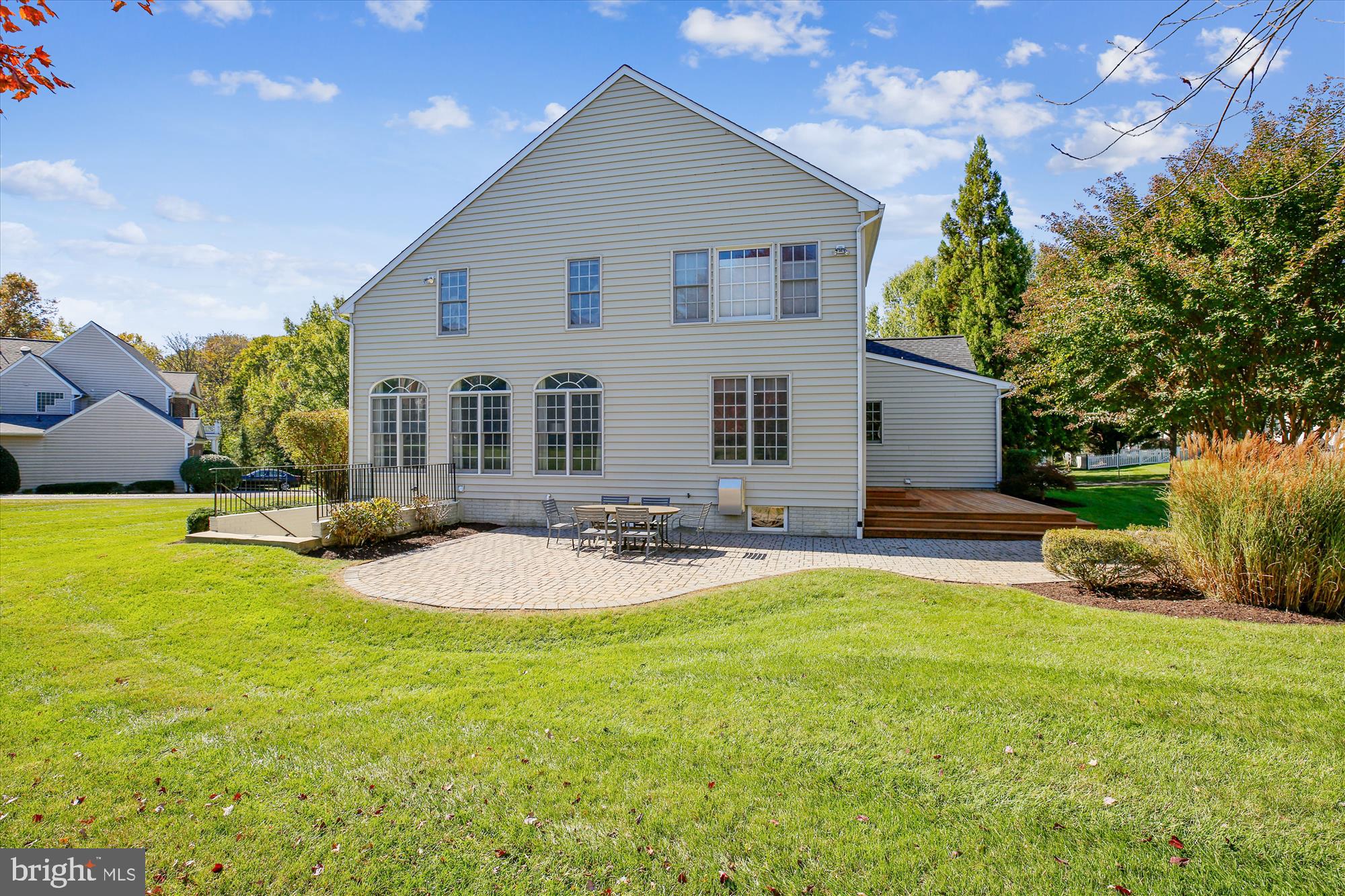 KINGS CROSSING - Residential