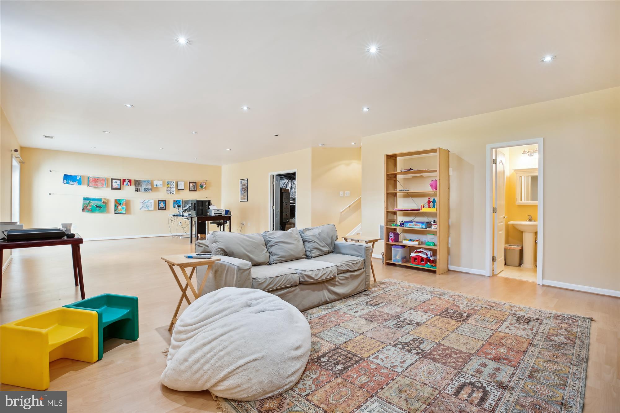 KINGS CROSSING - Residential