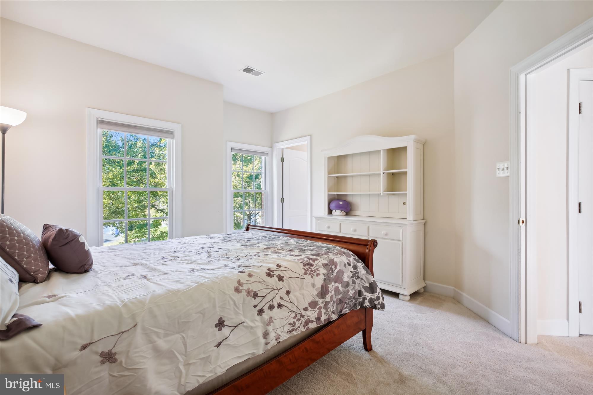 KINGS CROSSING - Residential