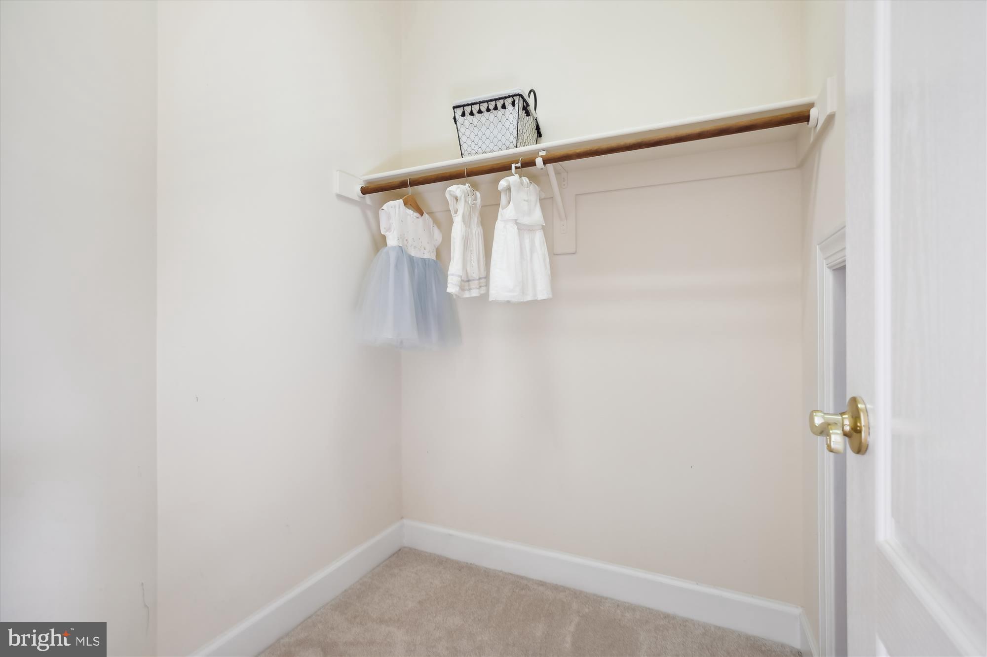 KINGS CROSSING - Residential