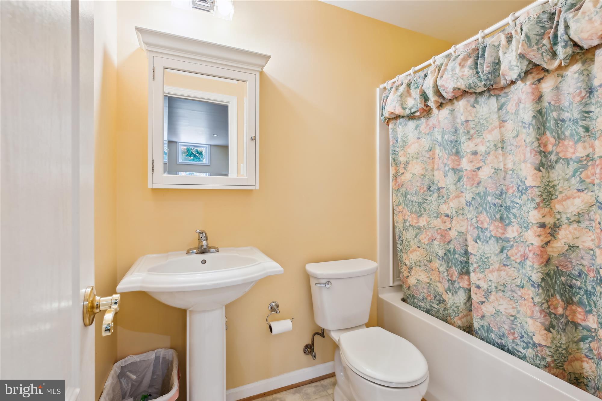 KINGS CROSSING - Residential