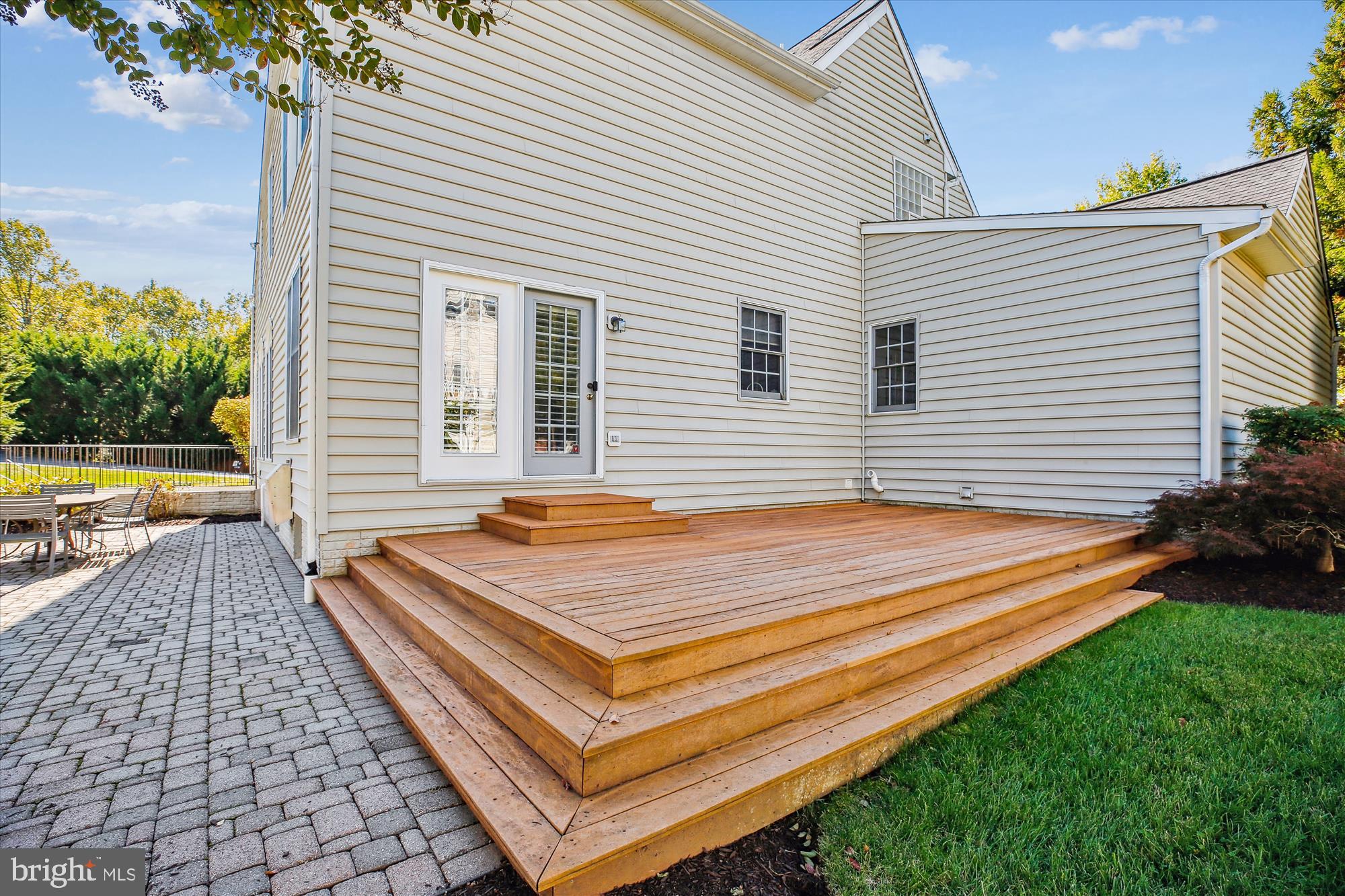 KINGS CROSSING - Residential