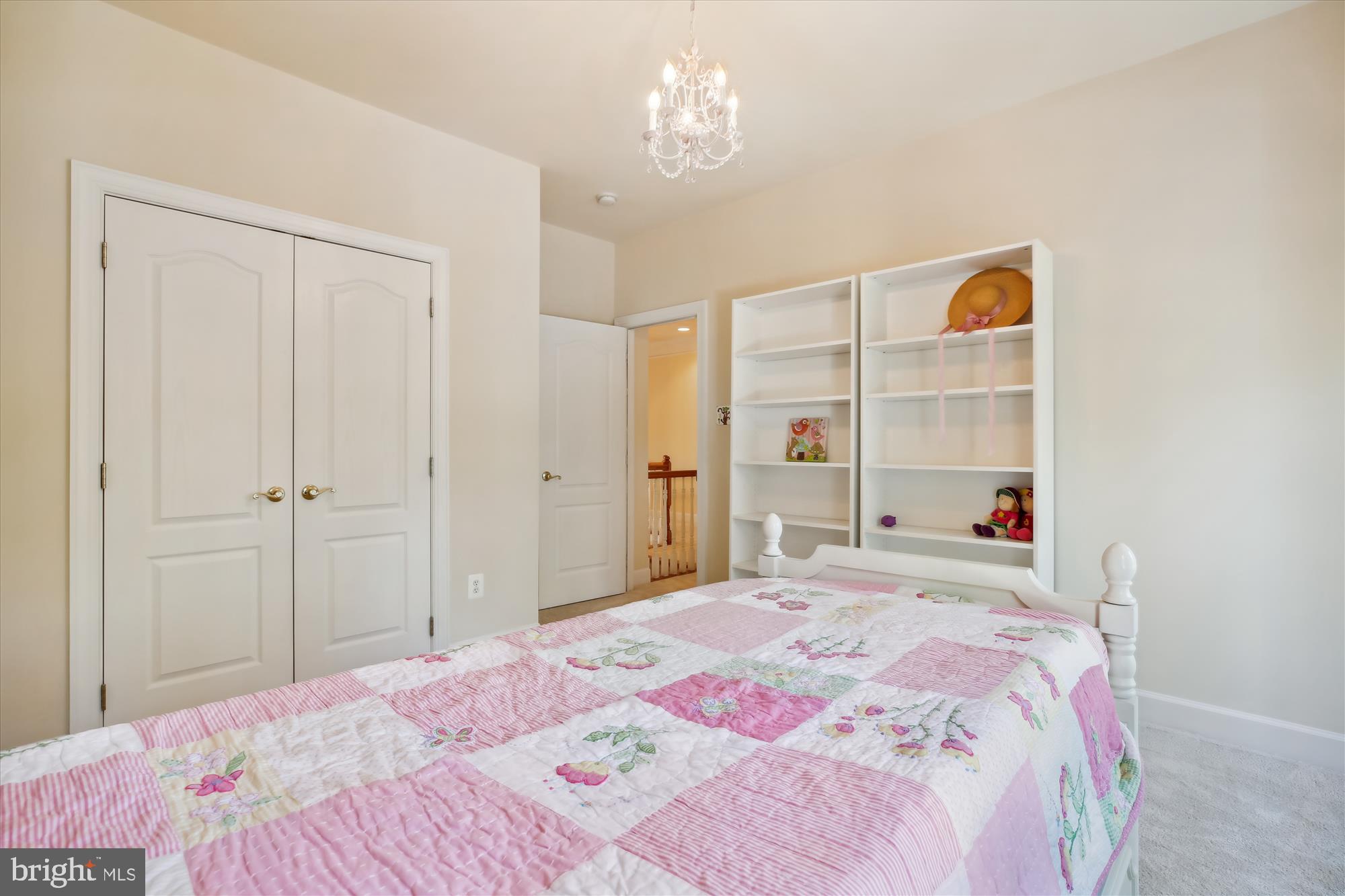 KINGS CROSSING - Residential