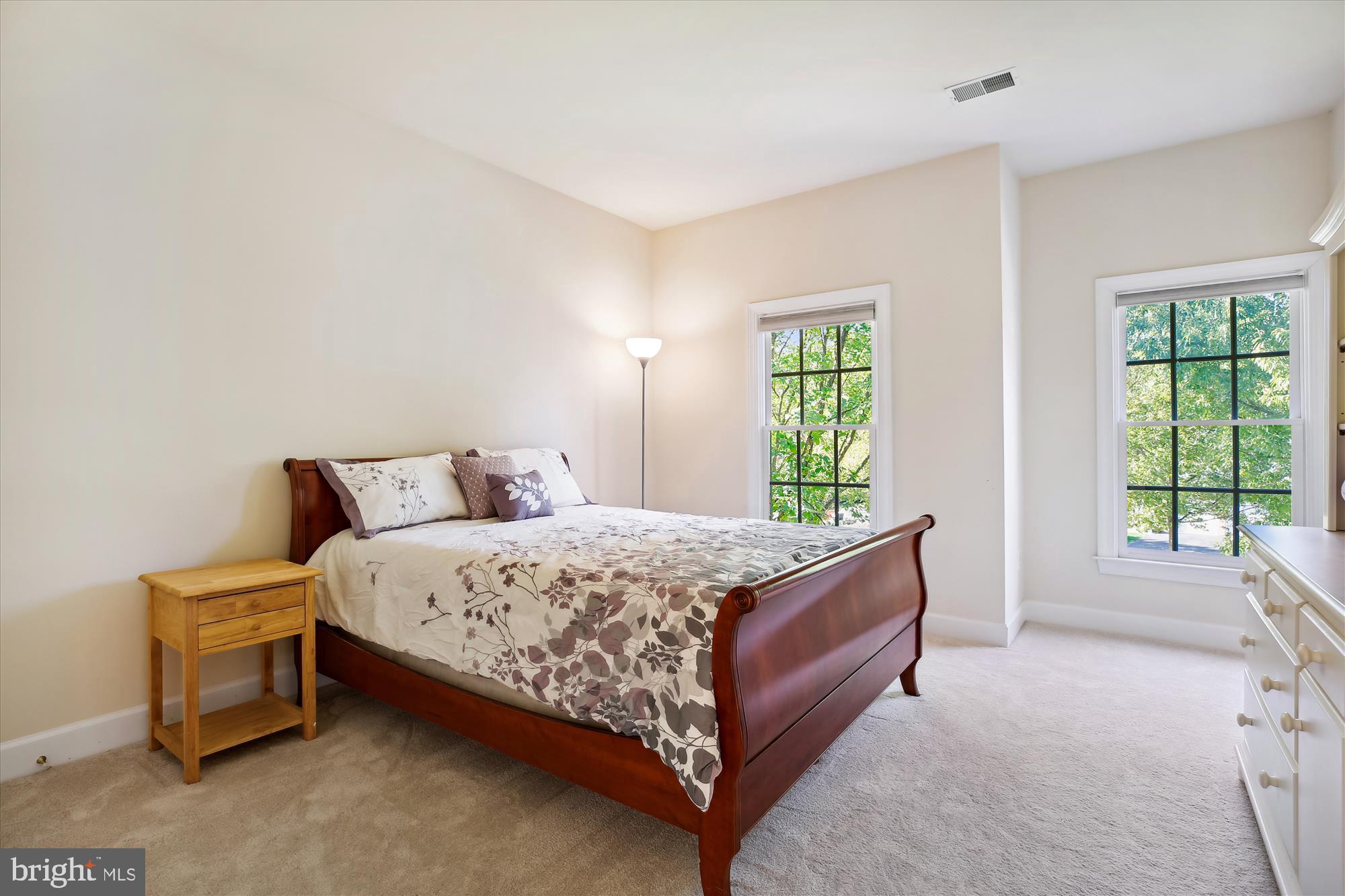 KINGS CROSSING - Residential