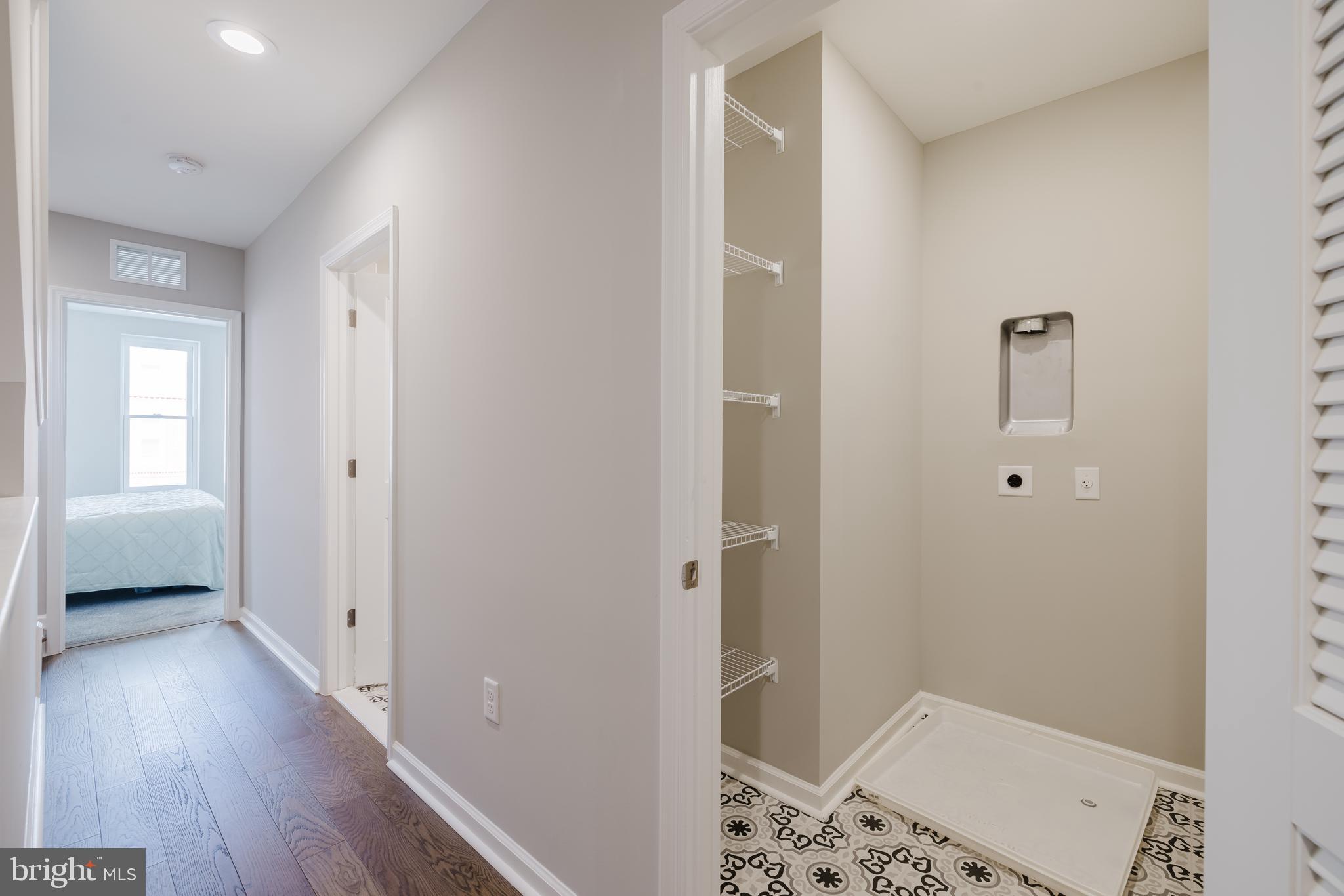 JOHNSTON SQUARE - Residential