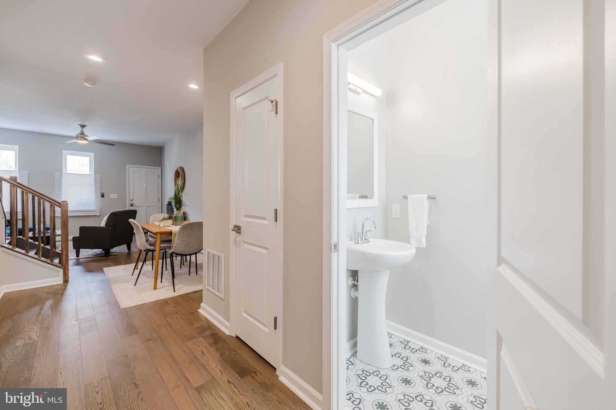 JOHNSTON SQUARE - Residential