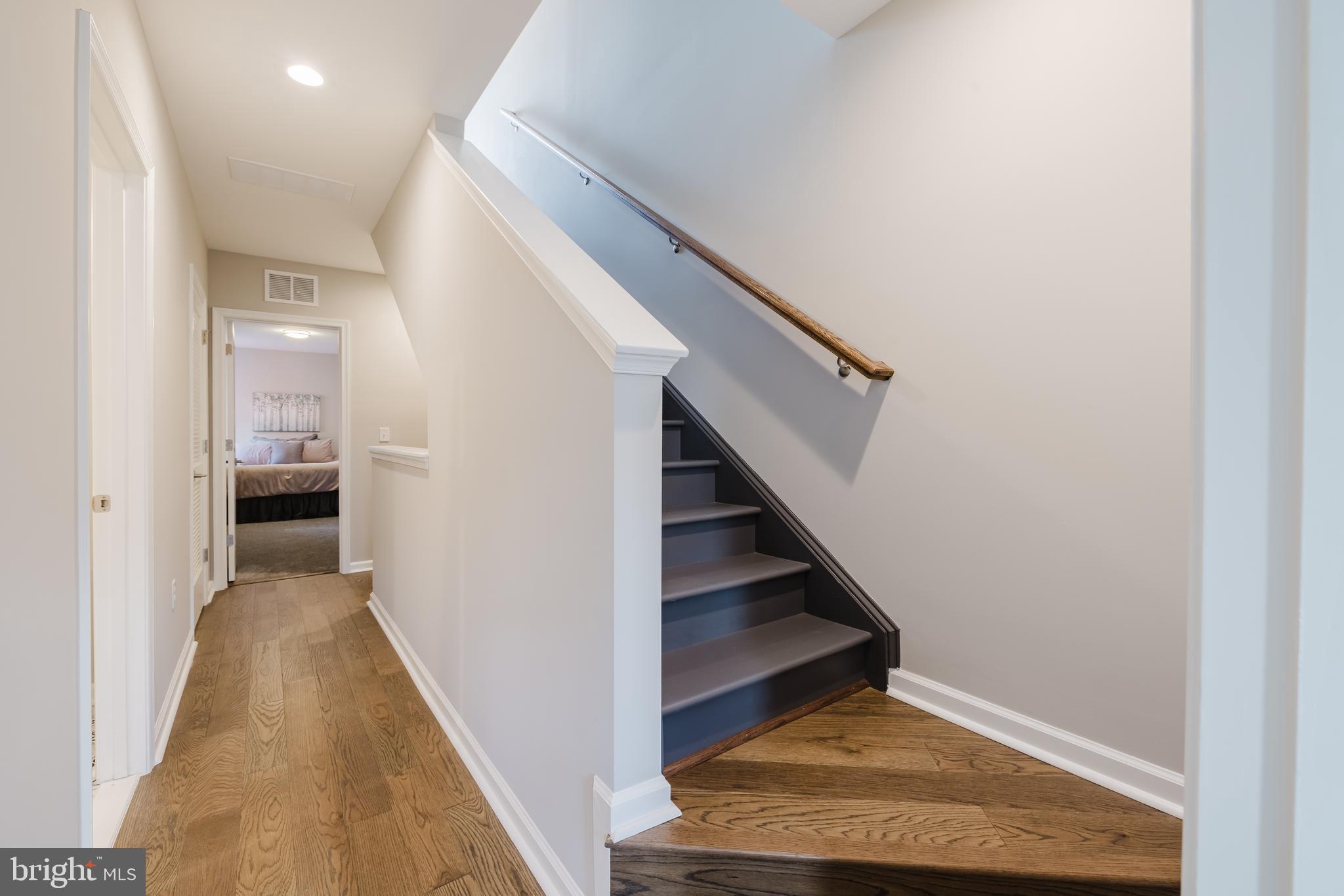 JOHNSTON SQUARE - Residential