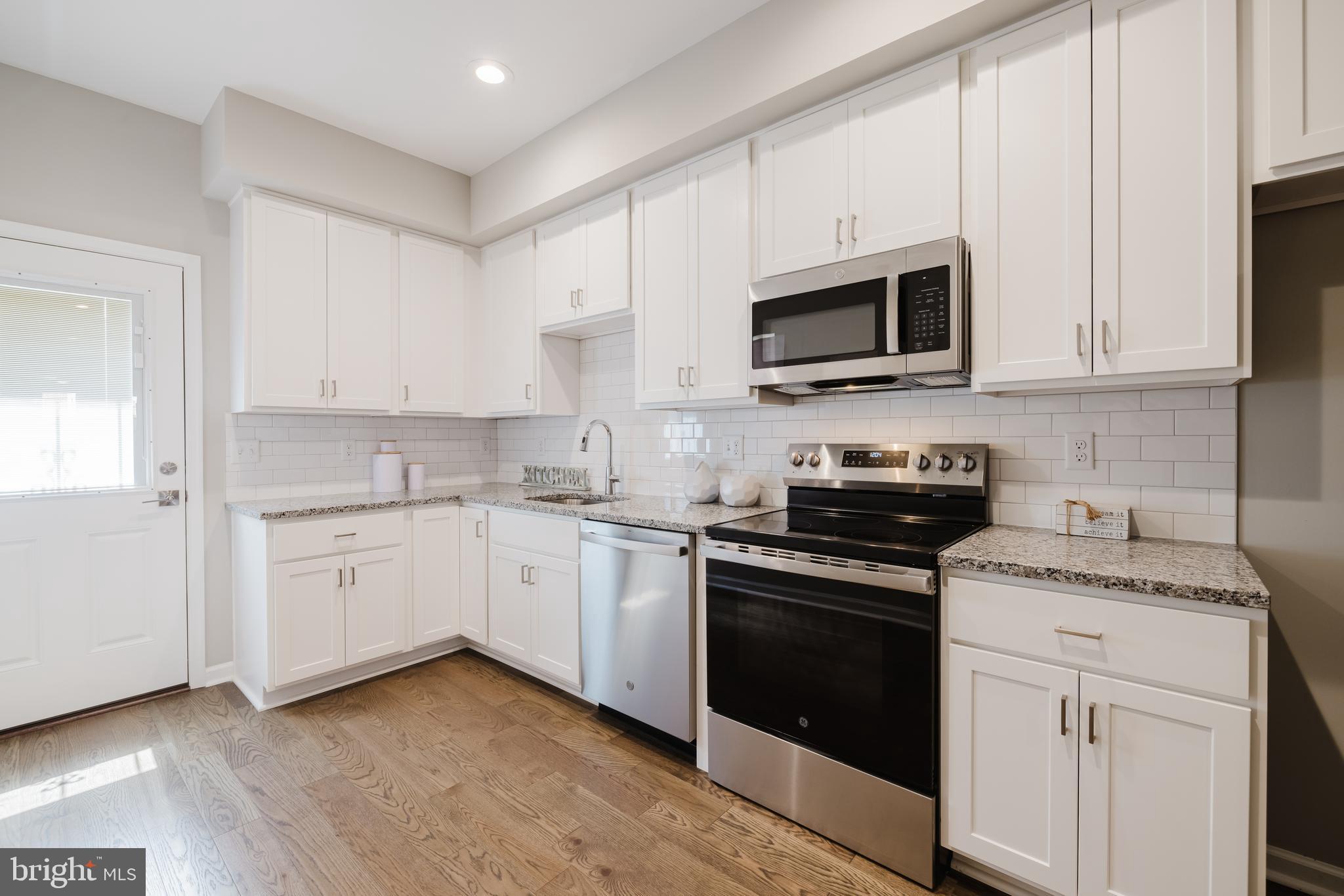 JOHNSTON SQUARE - Residential