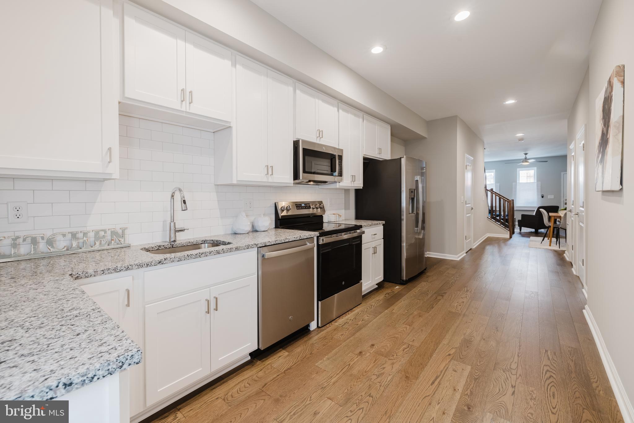 JOHNSTON SQUARE - Residential