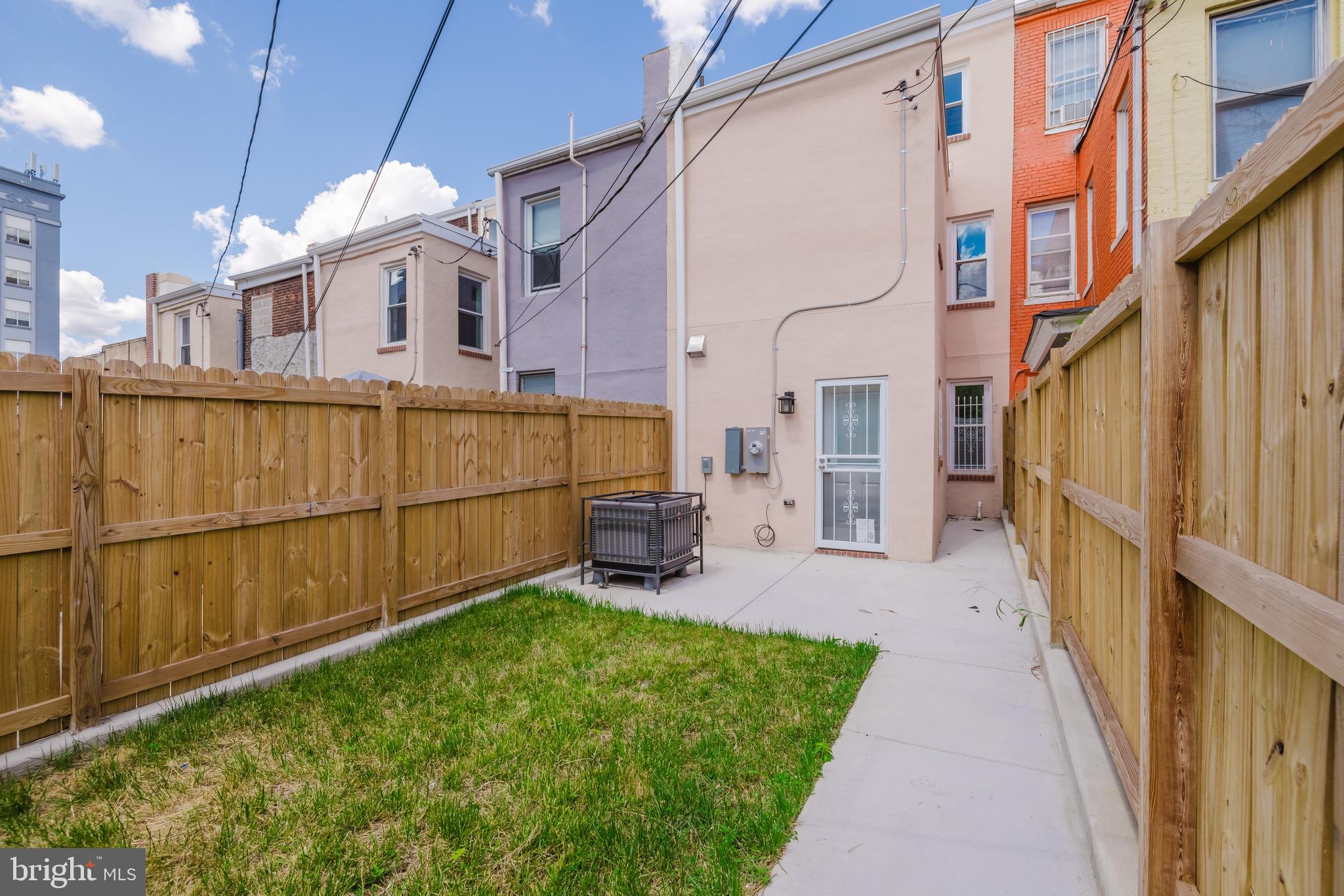 JOHNSTON SQUARE - Residential